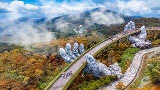 Ba Na Hills Golden Bridge